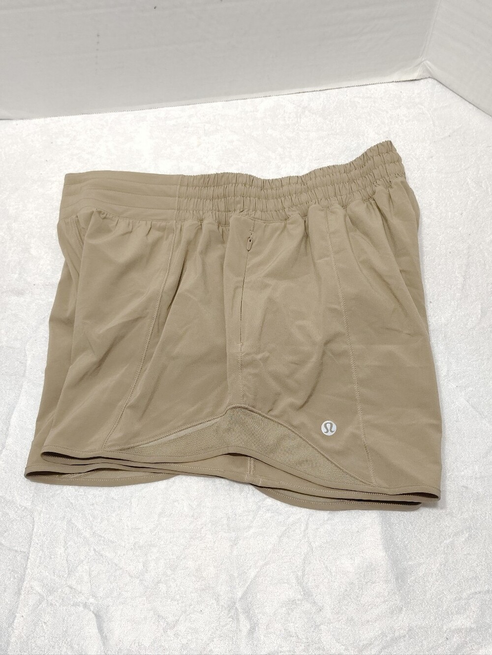 Lululemon Hooty Hot High Rise, Women # 8 Perfect Condition Tan Color - Picture 6 of 9